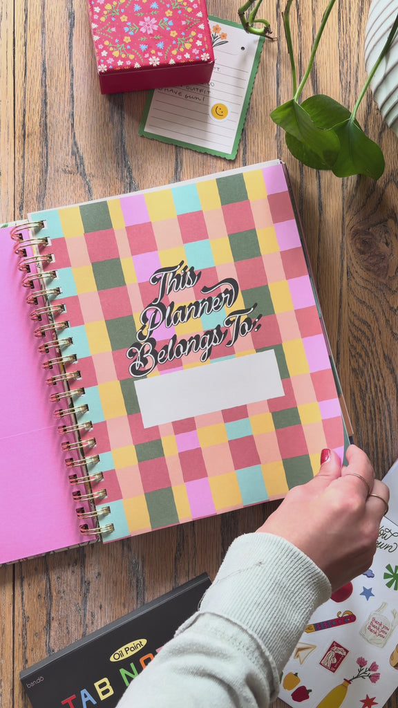 model flipping through large planner
