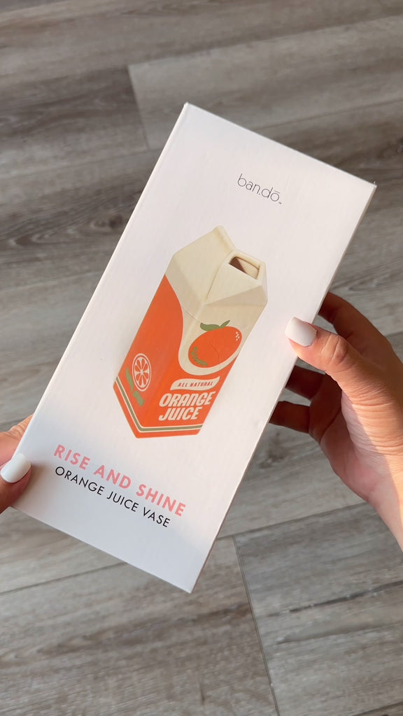 unboxing the orange juice vase